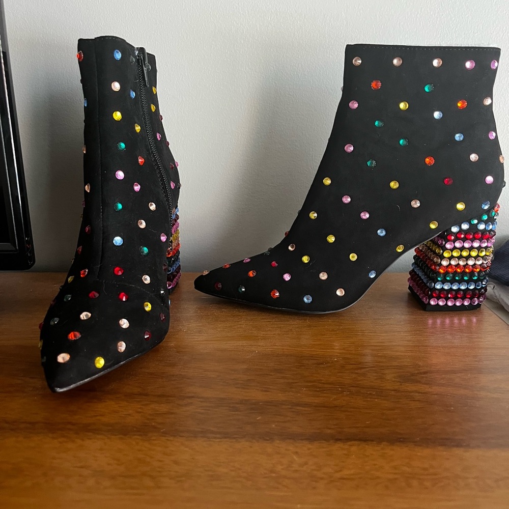 Betsey Johnson black booties with rainbow rhinestones size 7 NWT